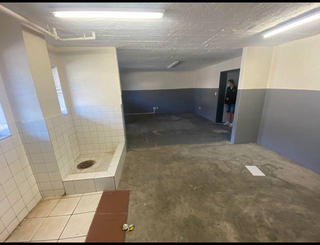 1,111M² WAREHOUSE TO LET IN PAARDEN EILAND